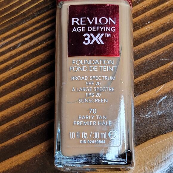 REVLON AGE DEFYING 3X Liquid Foundation SPF 20 - 70 EARLY TAN✨️NEW✨️ - Picture 2 of 8